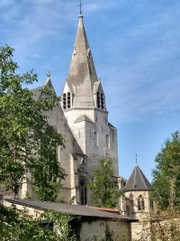 Sint-Amanduskerk - foto: Leo Van Vreckem, Wikimedia Commons